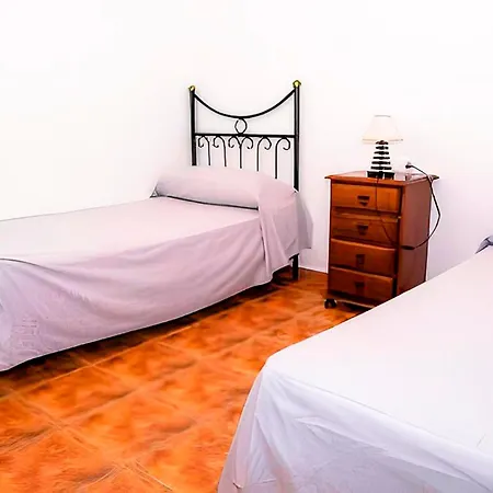 Con Piscina Compartida Y Jardin Privado Cadiz