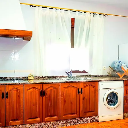 Con Piscina Compartida Y Jardin Privado *